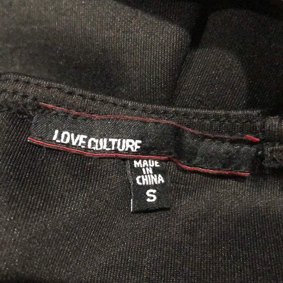Love Culture Designer Zippered Crop Top - Picture 3 of 5